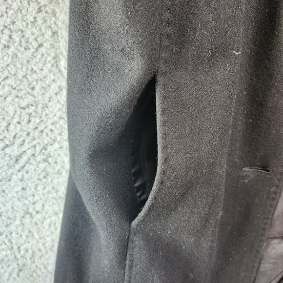 Van Heusen Over Coat - Men's Size Large - Black - Picture 6 of 11